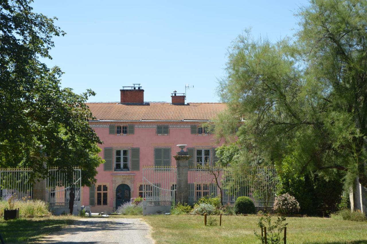 Domaine De Chalaniat Bed & Breakfast La Sauvetat  ภายนอก รูปภาพ