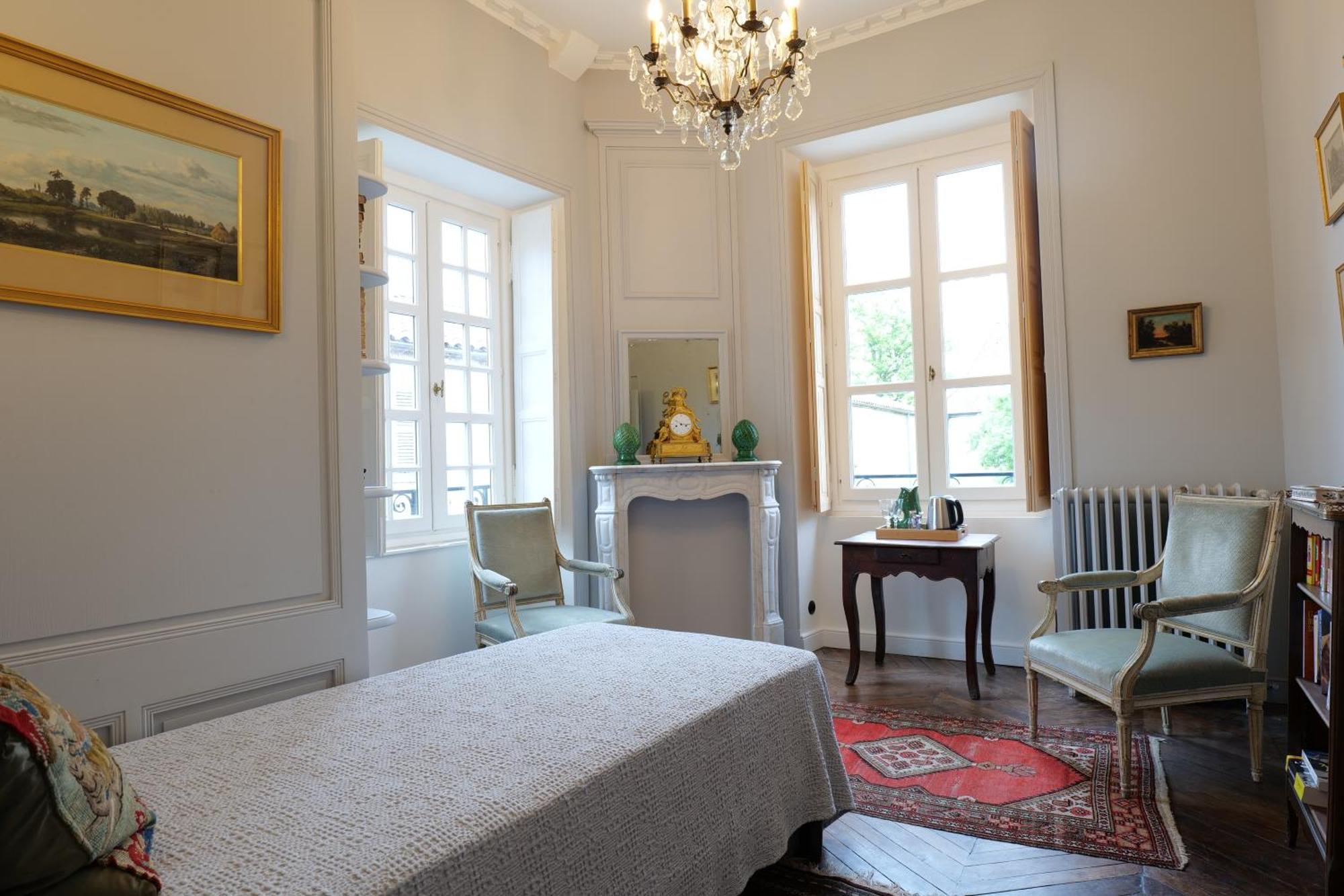 Domaine De Chalaniat Bed & Breakfast La Sauvetat  ภายนอก รูปภาพ